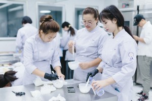 冷饮甜品培训班杭州(学习奶茶技术的话花费高吗)